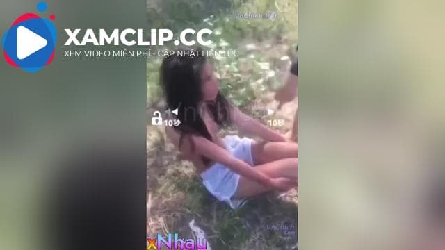 Bạo lực học đường, E học sinh trung quốc bị ép lột đồ đánh vào lồn