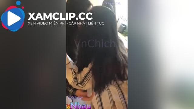 Gái đã ít mà 4 đứa cgai còn chs less bú lồn thủ dâm thác loạn trong phòng
