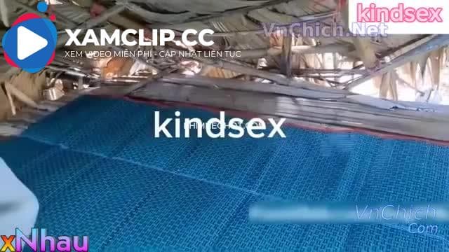 E gái lồn hồng bị hiếp dâm trong cafe chòi rên thảm thiết trong khóc lóc