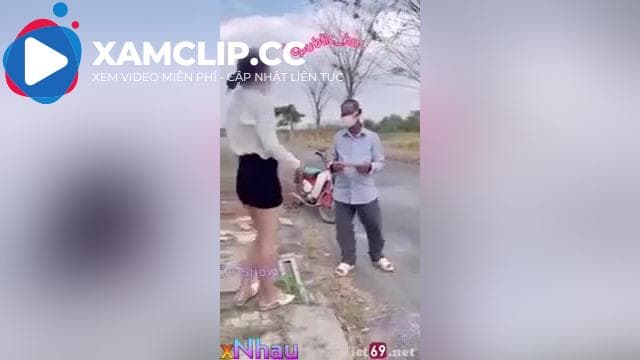 Độc lạ VN, e gái nhờ bác bán vé số sờ lồn quay video thủ dâm nơi công cộng