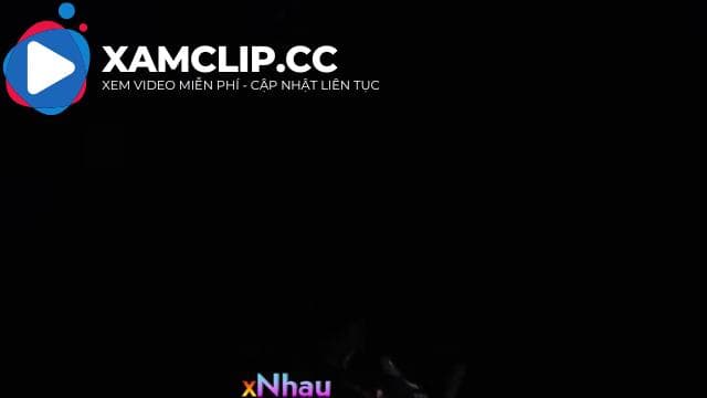 Đạp xe khoả thân ngoài đường buổi tối
