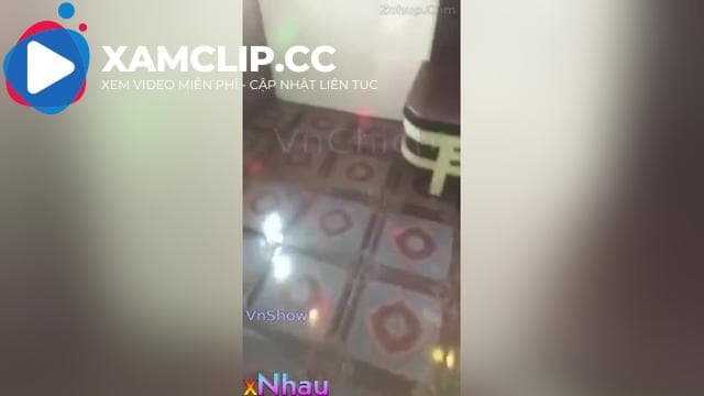 Rủ vợ thg bạn thân đi hát karaoke ai ngờ say quá bú lồn luôn vợ bạn thân