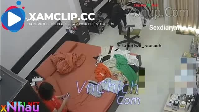 Đi hc thêm thanh niên lm liều, đặt cam quay lén cô giáo phát hiện cô giáo thủ dâm
