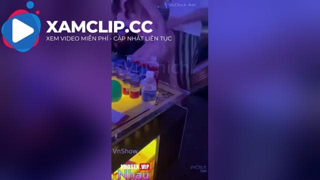 Móc bím xoa vú xả đồ hít ke trong quán karaoke ở đồng tháp