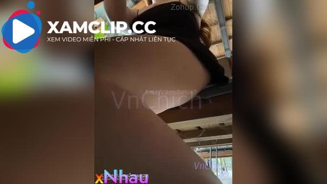 Siêu phẩm gái xinh thủ dâm bắn nước ướt hết quán