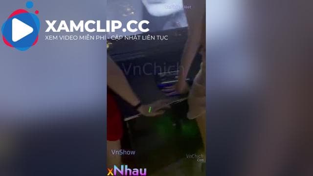 Uống cafe e karaoke bị địt, Full clip thác loạn địt tập thể e nhân viên