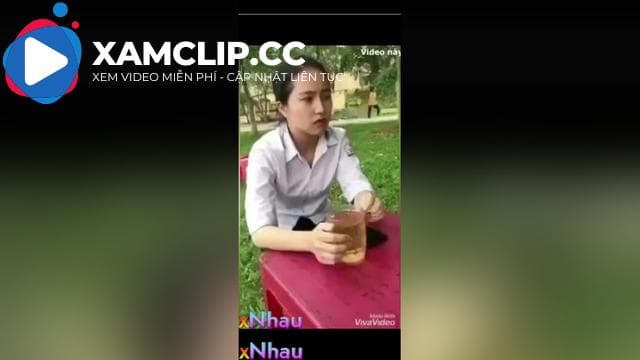 Đánh ghen, E gái đi địt ngta xong ra nch bị đánh dập lồn ở quán nước