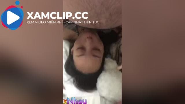Đem cu tới miệng cho liếm