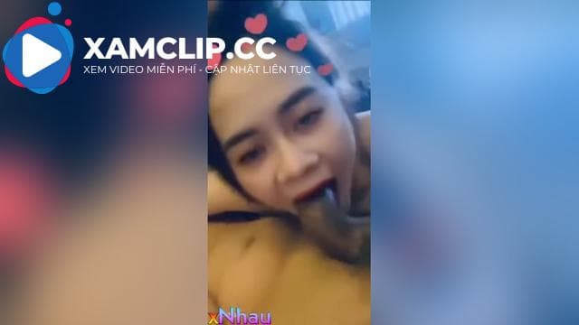 em hàng chuppy lần đầu đc thưởng thức con cu khủng lên sướng