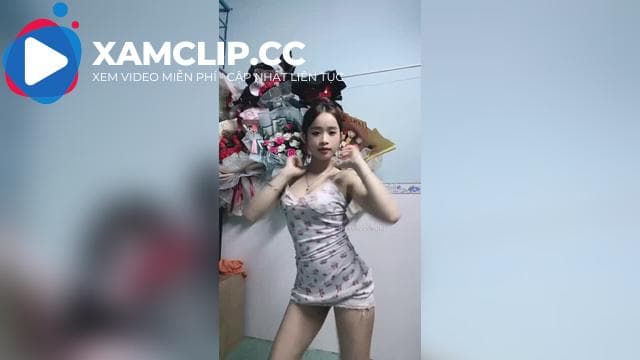 Thảo Như vú to, váy xinh cùng  điệu dance sexy căng đét