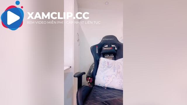 Alie xinh gái xăm trổ móc bướm mọng rỉ nước cực phê P2