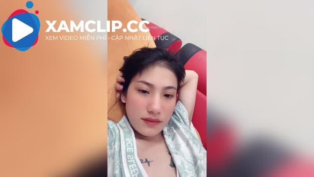 Hot Tiktoker Huỳnh Bảo Trân véo vú cho anh em coi nè #1