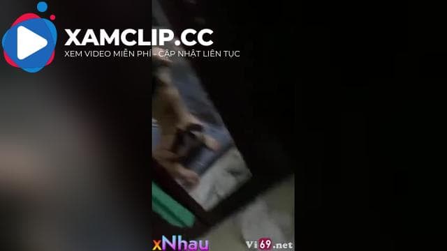 Con bạn thân đang địt thì người yêu gọi