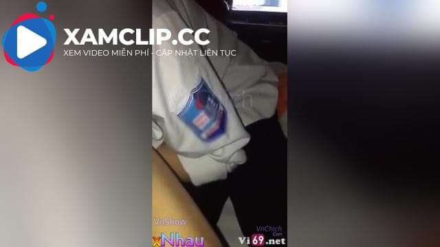 E gái mới lớn bị bạn dụ vào nhà nghỉ địt nhau trong bộ đồng phục