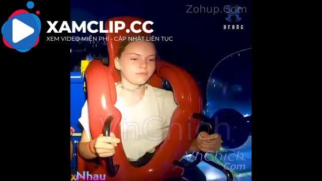 E gái đi tàu lượn hớ hênh lộ cả vú, Tổng hợp các clip