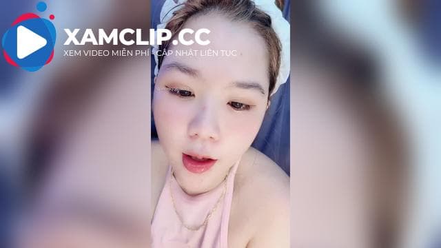 Hot Idol Thảo Hiền bưởi khủng dạo này nắn bóp nhiều nên hơi xệ