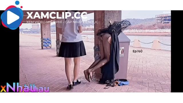 Thùng rác, Học sinh sữa vào toy nhét lỗ đít