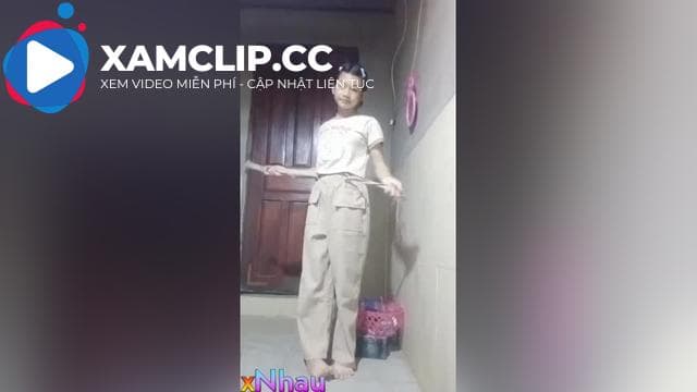 Bé học sinh Siêu non và rất là ngon 3