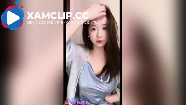 Đang thèm cặc có anh nào giúp em không