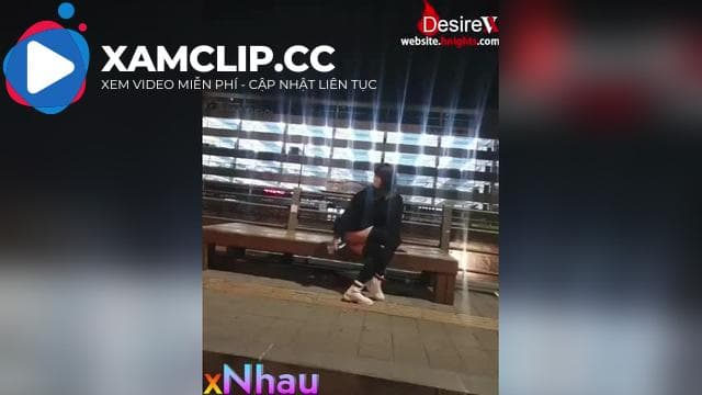 E gái trung quốc nhấp toy thủ dâm nơi công cộng có người lạ