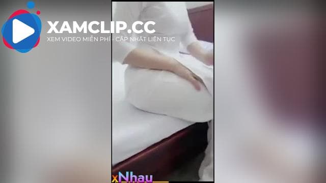 Chịch Em Học SInh Mặc Áo Dài Nhìn Thật Dâm