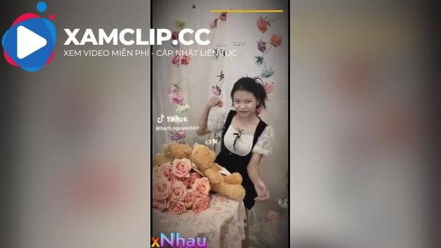 Em Gái Tiktok  lộ clip show hàng thủ dâm