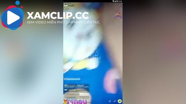 E Hoàng Trâm 08 nứng lồn thủ dâm Live IG cho bạn KTX xem