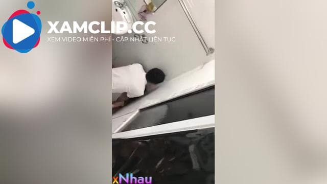 E gái say rượu bị thg chủ quán đi theo vào WC hiếp dâm xuất tinh đầy mặt