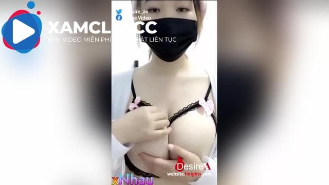 Thúy Vân trả kèo thủ dâm trong wc quán nét, bị a chủ quán địt tung loz