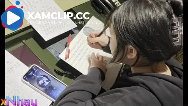 Đang học thì anh trai rủ chịch nhau