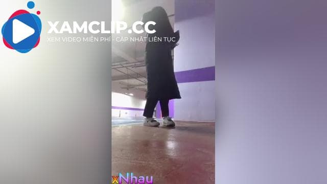 Thủ dâm ở tầng hầm mém bị phát hiện