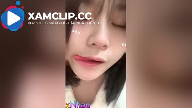 Vào máy con em gái xem thì phát hiện ra clip tự quay của nó