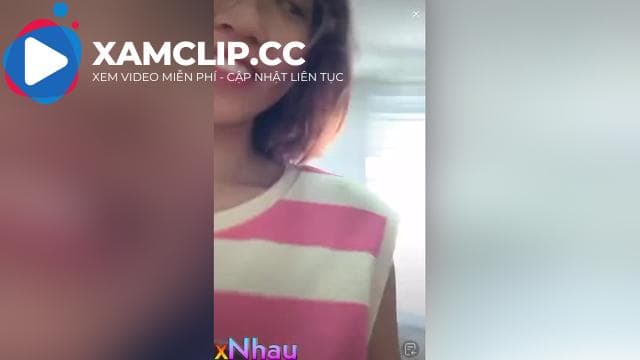 Sự cố lộ hàng trong live
