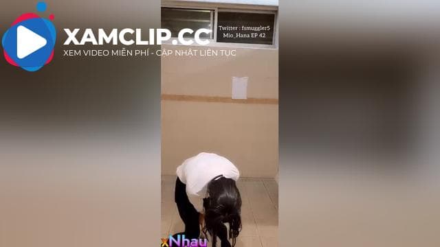 E gái chs ngu đổ coca nhét mentous vào lồn, nước coca tung toé