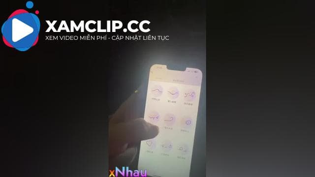 Cho người lạ bật điều khiển máy rung của vợ