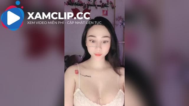 Idol Ni ngực khủng size XL xăm hoa hồng ở gần mu