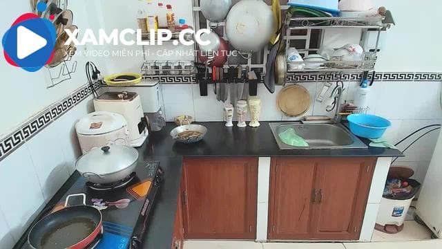 Cô nàng đầu bếp sexy nóng bỏng