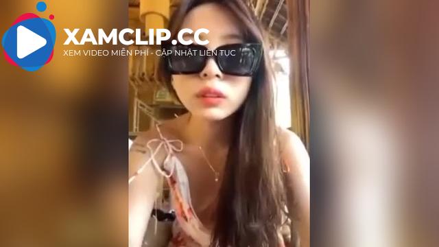 Kitty Lê public trong khu du lịch Phương Nam