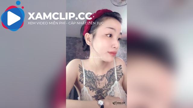 Hot tiktoker Bé Giao mượn cớ khoe hình xăm để ăn mặc rất thiếu vải