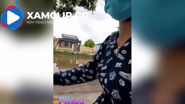 Cô giáo mầm non show hàng 18