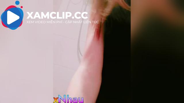 Đang xe lồn mà nứng quá nên e quay video đái ra gửi ny
