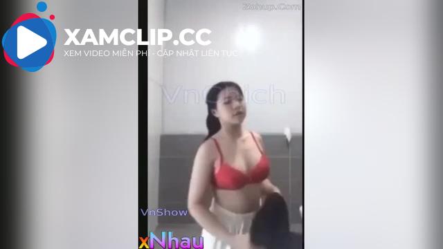 2ka8 lộ clip thủ dâm nhiều nước, Công nhận to thật mặc cả áo vú người lớn dâm vl