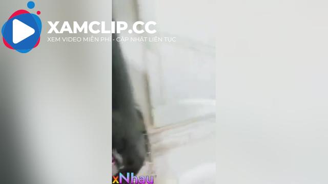 Chuppy ăn chs lén vào wc thủ dâm trong phòng y tế bị gv phát hiện