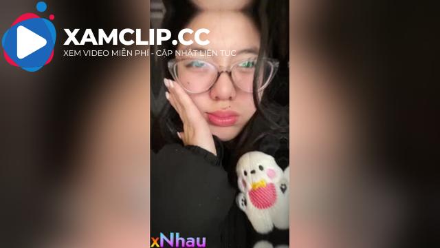 Em Khánh Linh k8 với thằng bạn chim to