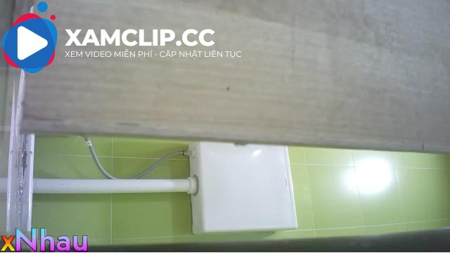 Quay lén gái xinh đi đái 8 2