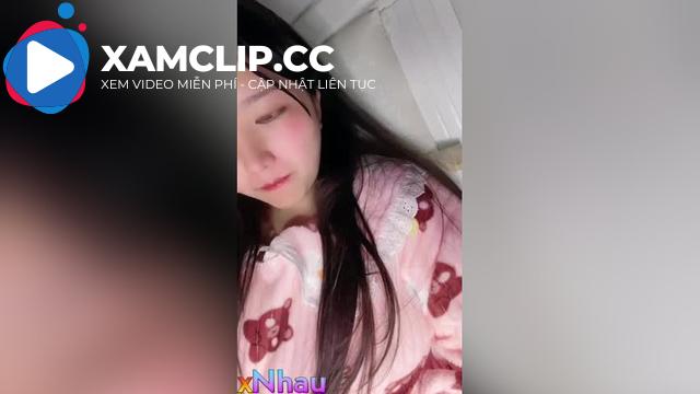 E học sinh trung quốc lồn nhiều nước lén thủ dâm khi bố mẹ ngủ
