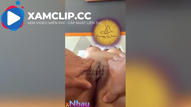Em gái lồn non đi massage bị quay lén