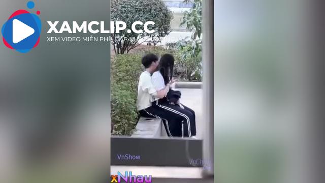 2 e học sinh cấp 2 lén địt nhau ở sân trường bị hiệu trưởng phát hiện